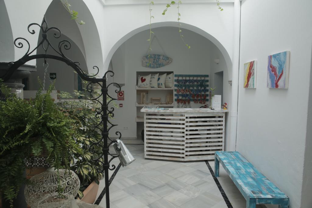 Wake Up In Tarifa Hostel & Restaurant Lounge Екстер'єр фото